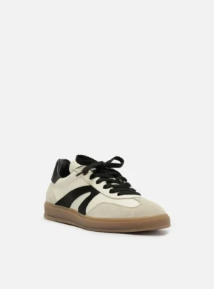 Tênis Arezzo Branco Camurça Retrô Amarração Preto